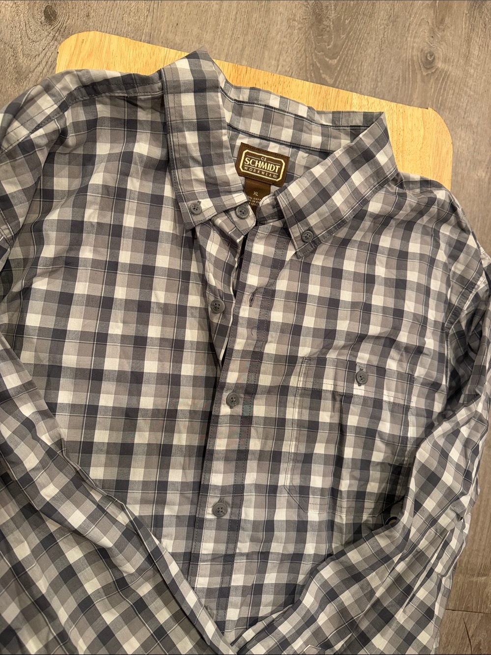 Schmidt Men’s Grey Plaid Button-Down Shirt